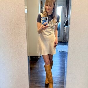 Hi I’m Julie 👋💕